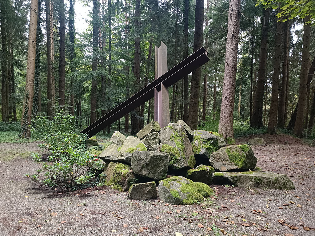 Eisenkreuz der Gedenkstätte Vulkan der UV Barbe